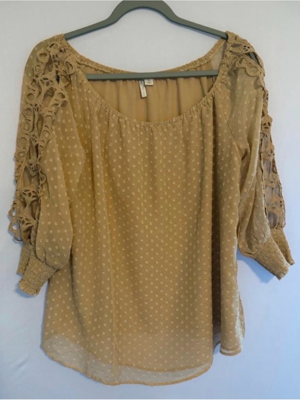 Women’s Tan Dot Crochet-Sleeve Blouse